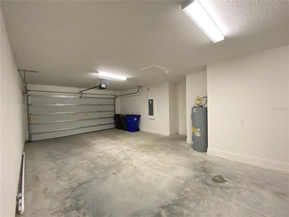 В аренду: $2,435 (4 спален, 3 ванн, 2300 Квадратных фут)