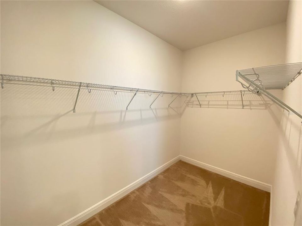 В аренду: $2,435 (4 спален, 3 ванн, 2300 Квадратных фут)