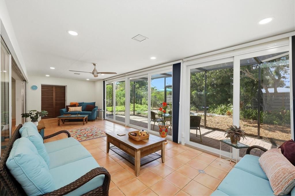 For Sale: $650,000 (3 beds, 2 baths, 1956 Square Feet)