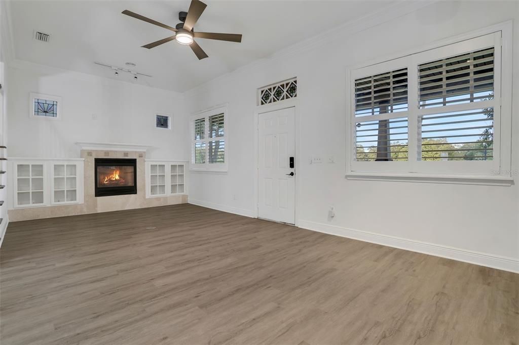 For Rent: $4,950 (4 beds, 2 baths, 2274 Square Feet)