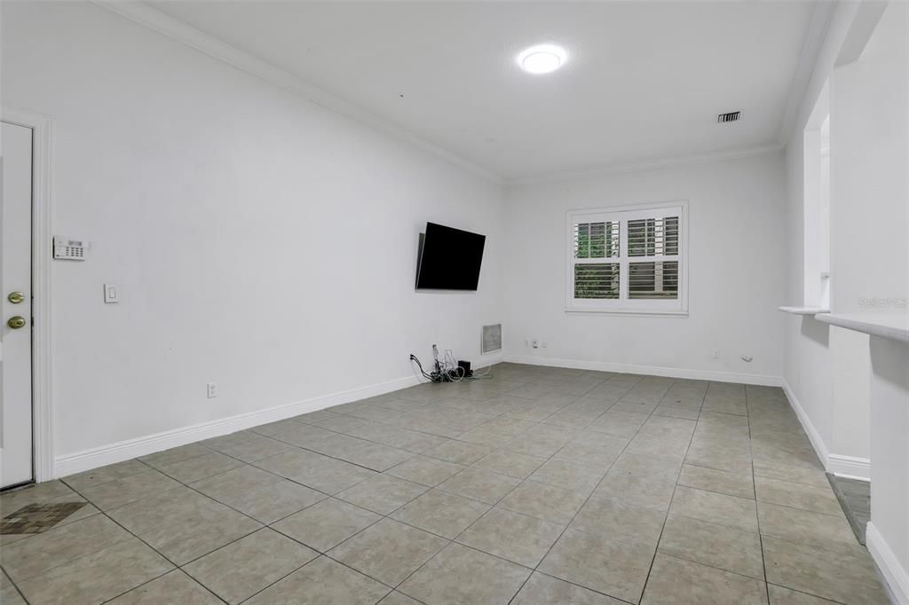 For Rent: $4,950 (4 beds, 2 baths, 2274 Square Feet)