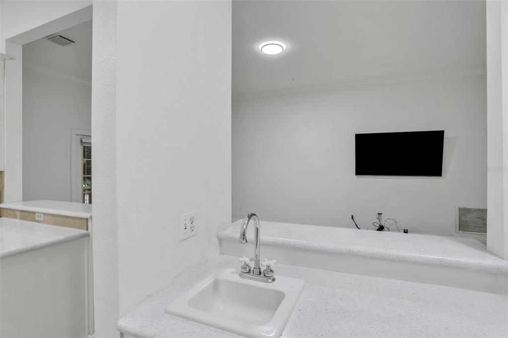 For Rent: $4,950 (4 beds, 2 baths, 2274 Square Feet)