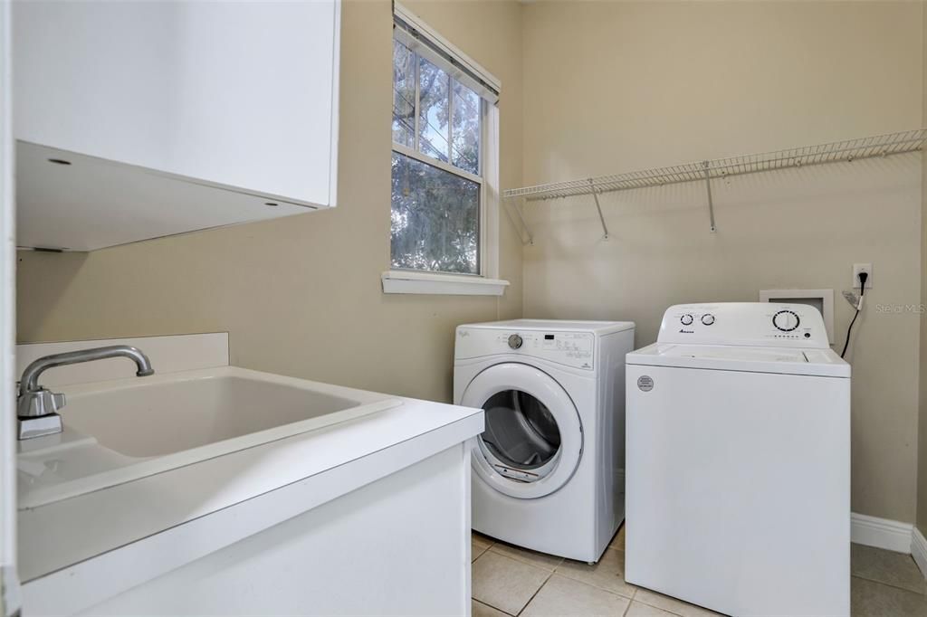 For Rent: $4,950 (4 beds, 2 baths, 2274 Square Feet)