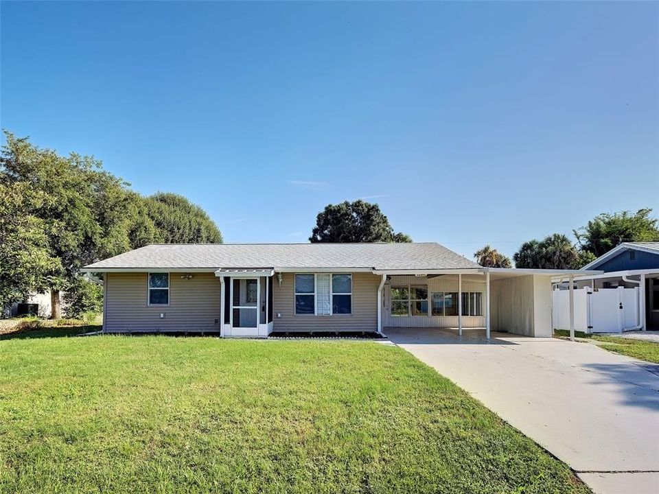 For Sale: $169,900 (2 beds, 1 baths, 912 Square Feet)