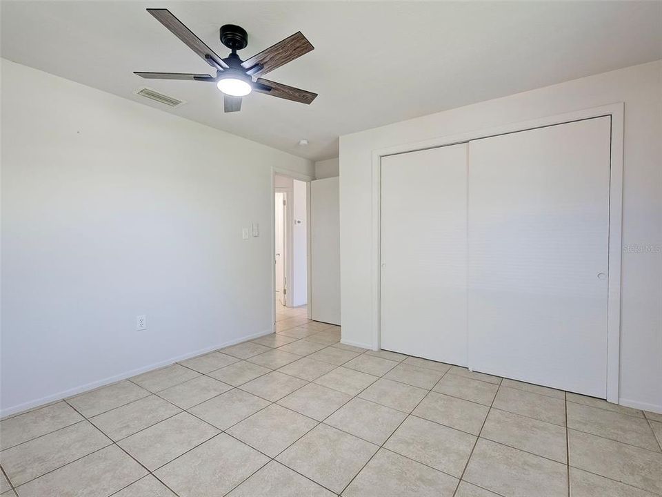 For Sale: $169,900 (2 beds, 1 baths, 912 Square Feet)