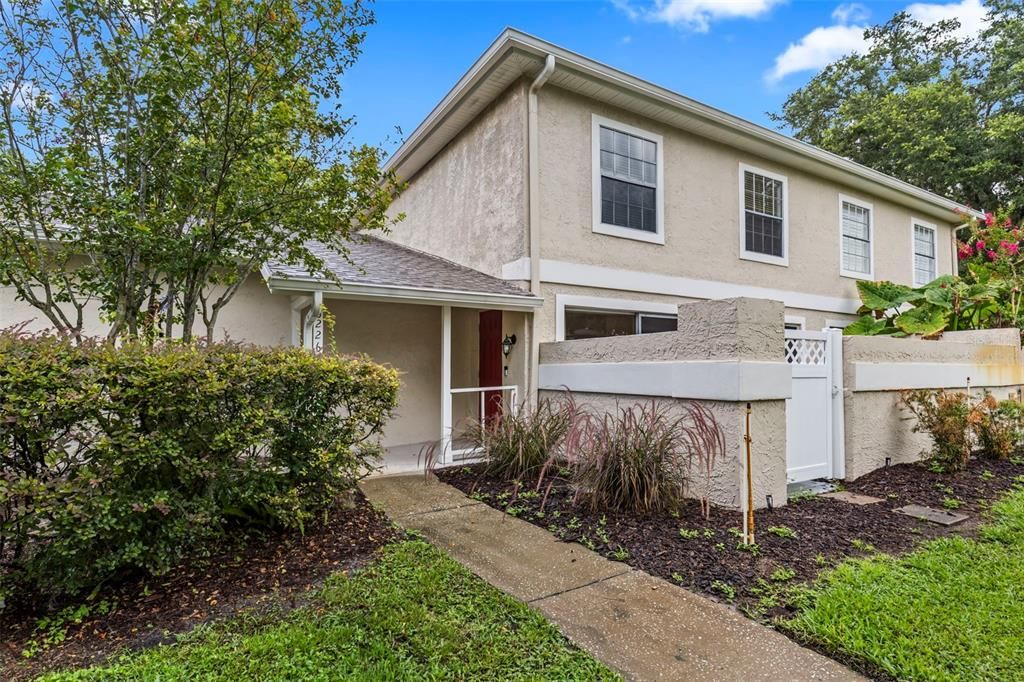 For Sale: $169,900 (2 beds, 1 baths, 1104 Square Feet)