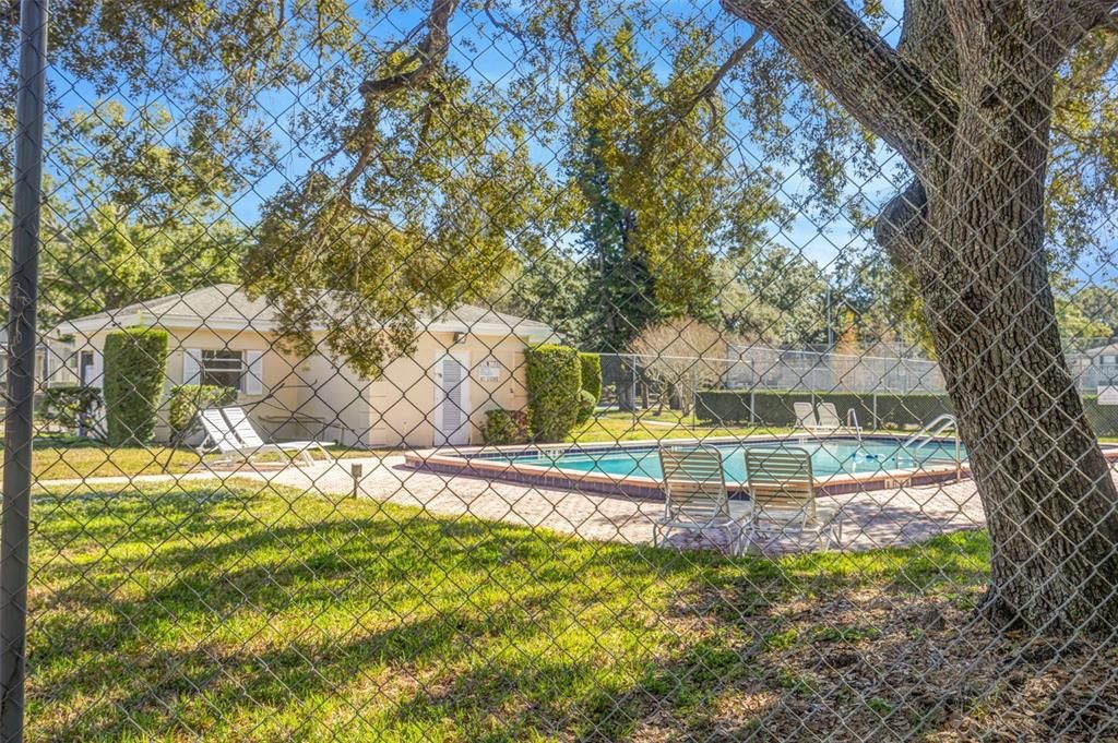 For Sale: $169,900 (2 beds, 1 baths, 1104 Square Feet)