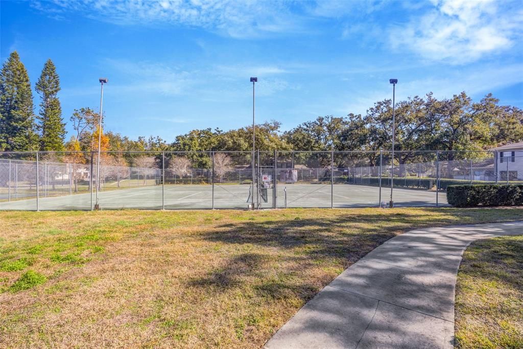 For Sale: $169,900 (2 beds, 1 baths, 1104 Square Feet)