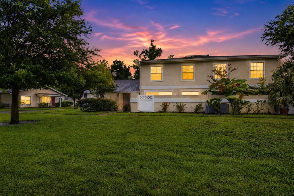 For Sale: $169,900 (2 beds, 1 baths, 1104 Square Feet)
