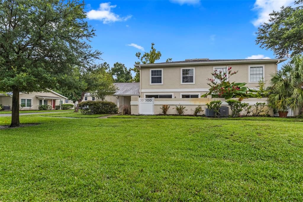 For Sale: $169,900 (2 beds, 1 baths, 1104 Square Feet)