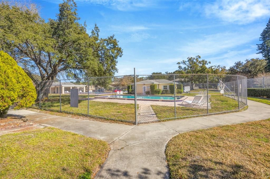 For Sale: $169,900 (2 beds, 1 baths, 1104 Square Feet)