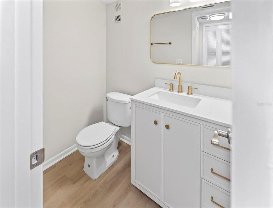 For Sale: $169,900 (2 beds, 1 baths, 1104 Square Feet)