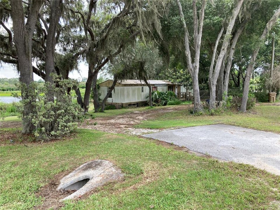 For Sale: $225,000 (3 beds, 2 baths, 896 Square Feet)