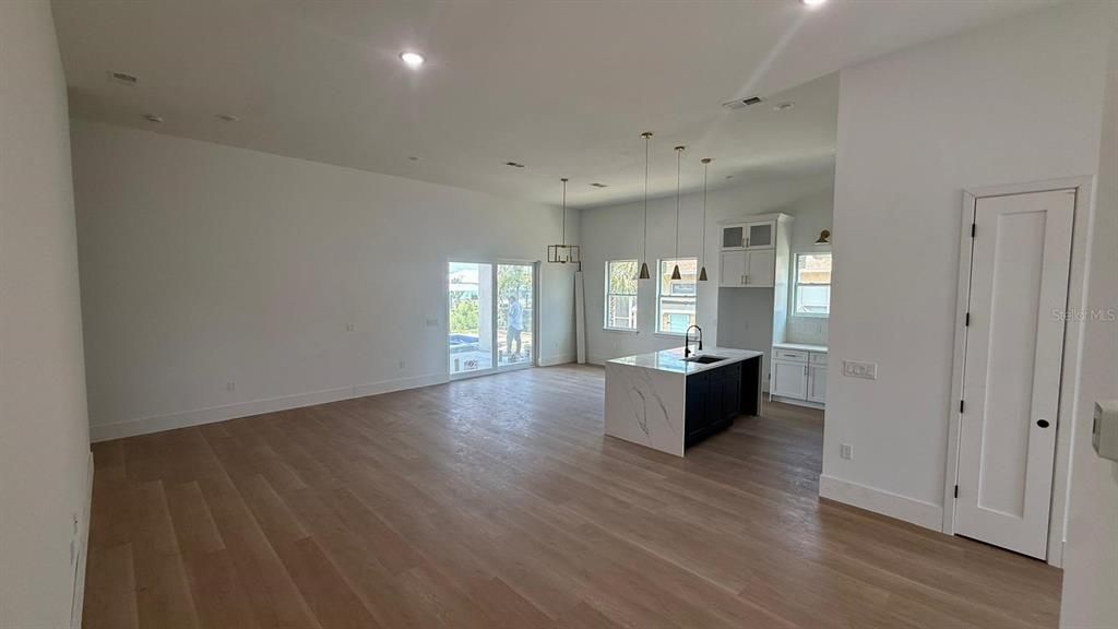For Sale: $729,000 (4 beds, 2 baths, 2346 Square Feet)
