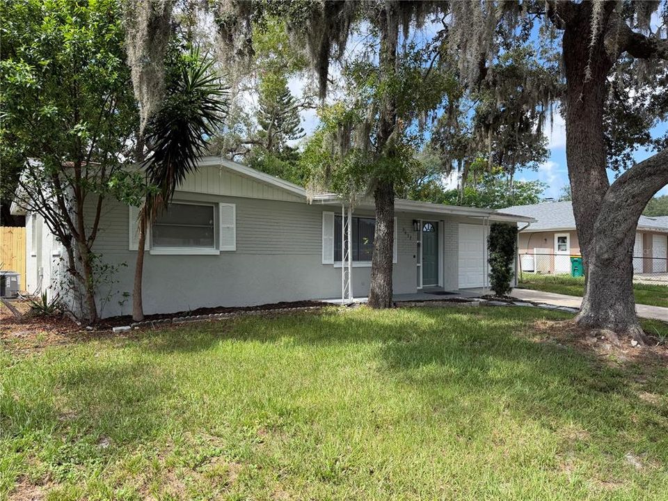 For Sale: $229,900 (3 beds, 1 baths, 984 Square Feet)