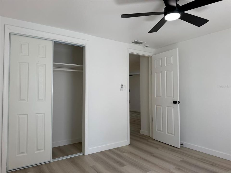 For Sale: $229,900 (3 beds, 1 baths, 984 Square Feet)