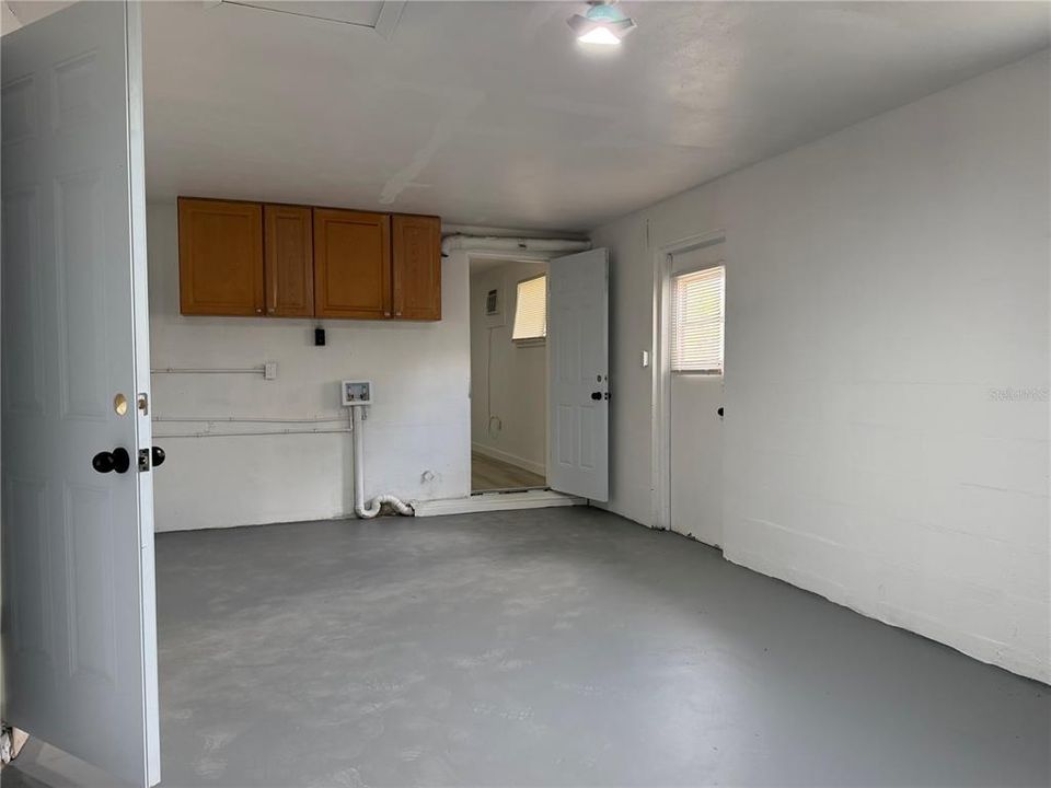 For Sale: $229,900 (3 beds, 1 baths, 984 Square Feet)