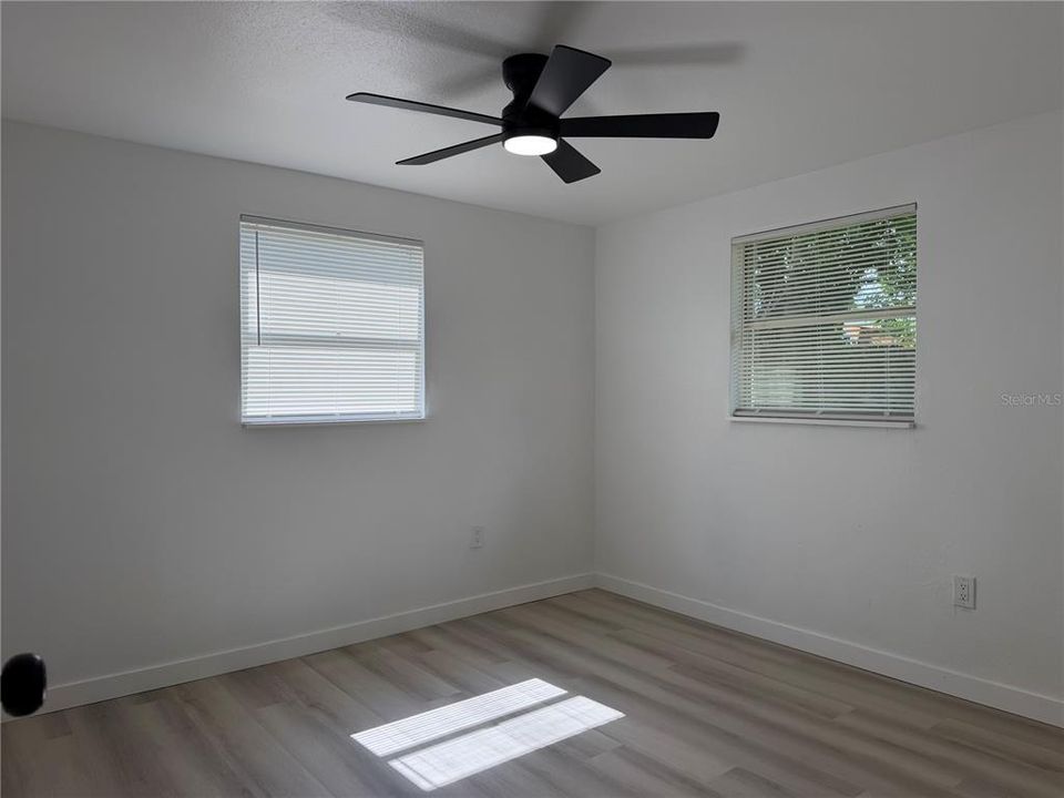 For Sale: $229,900 (3 beds, 1 baths, 984 Square Feet)