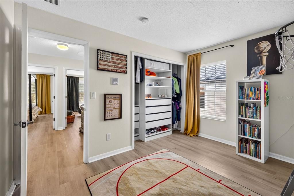 En Venta: $499,999 (4 camas, 3 baños, 3474 Pies cuadrados)