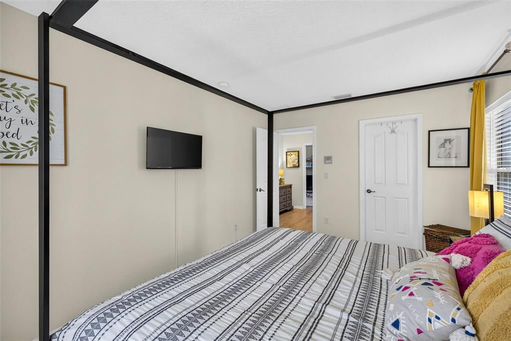 En Venta: $499,999 (4 camas, 3 baños, 3474 Pies cuadrados)