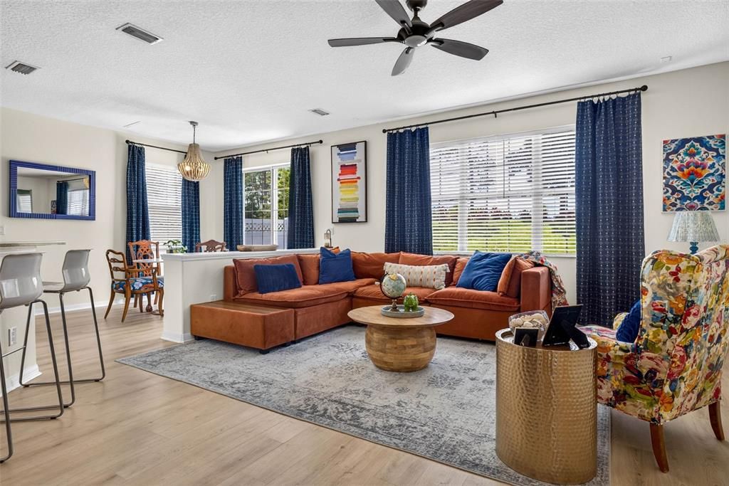 En Venta: $499,999 (4 camas, 3 baños, 3474 Pies cuadrados)