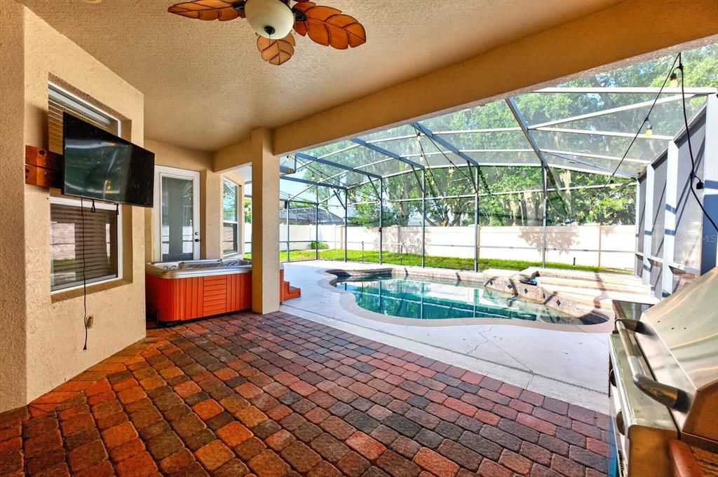 Active With Contract: $525,000 (4 beds, 3 baths, 2268 Square Feet)