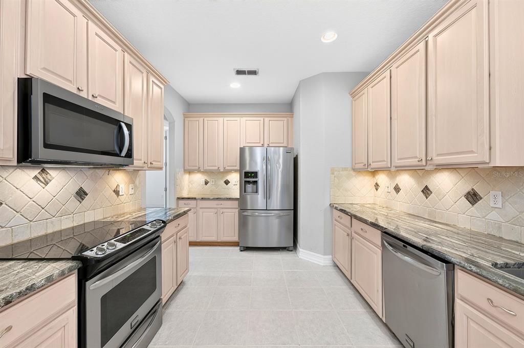 Active With Contract: $525,000 (4 beds, 3 baths, 2268 Square Feet)