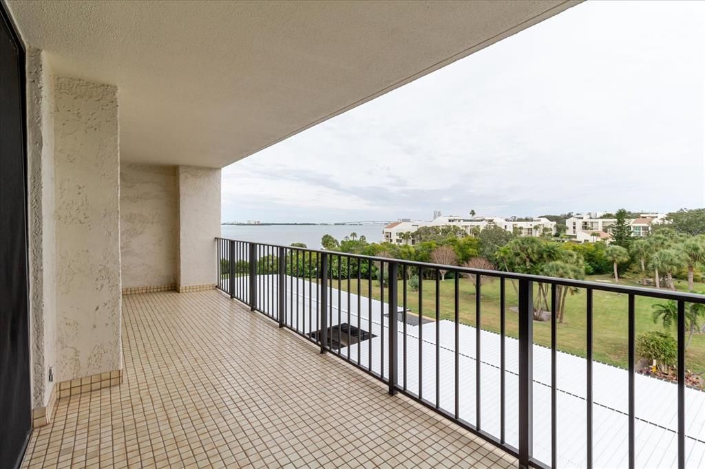 For Rent: $2,650 (2 beds, 2 baths, 1395 Square Feet)
