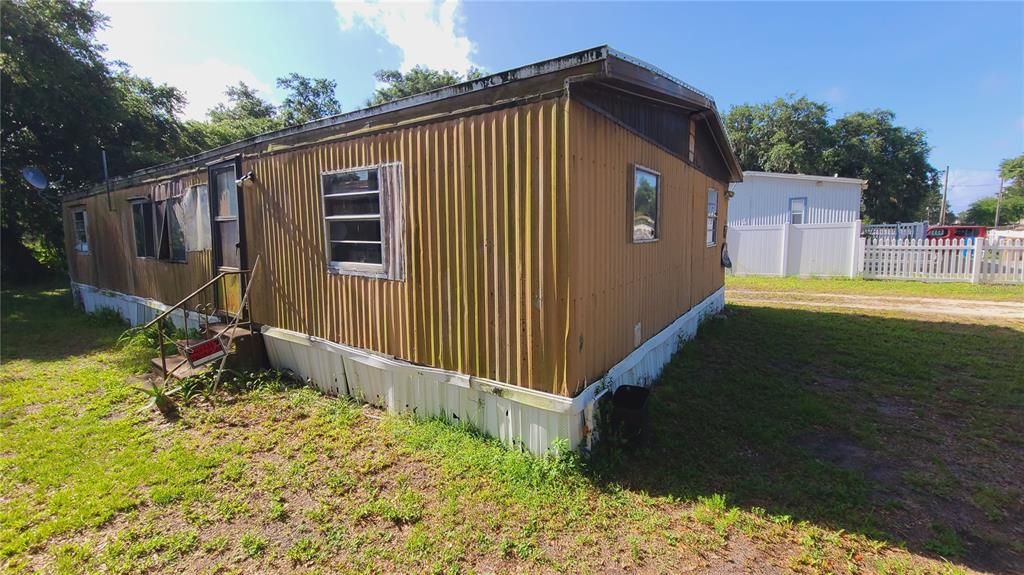 На продажу: $129,900 (3 спален, 2 ванн, 1200 Квадратных фут)