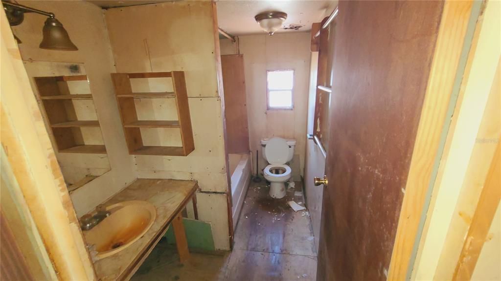 На продажу: $129,900 (3 спален, 2 ванн, 1200 Квадратных фут)