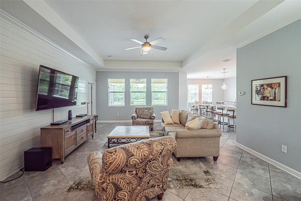 For Sale: $649,900 (4 beds, 2 baths, 2370 Square Feet)