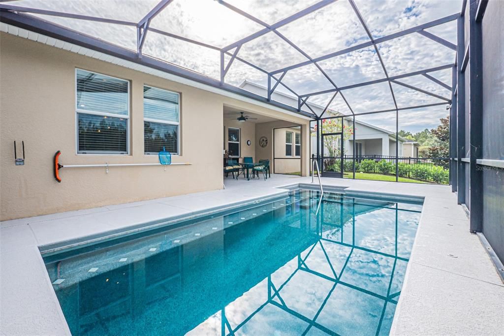 For Sale: $649,900 (4 beds, 2 baths, 2370 Square Feet)