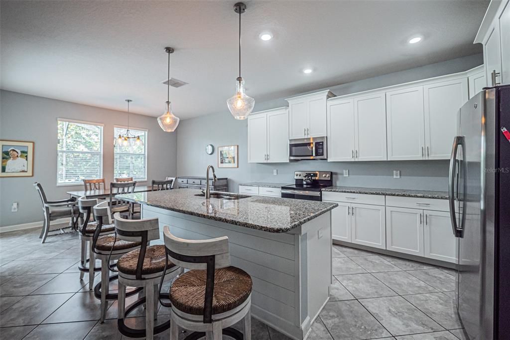For Sale: $649,900 (4 beds, 2 baths, 2370 Square Feet)