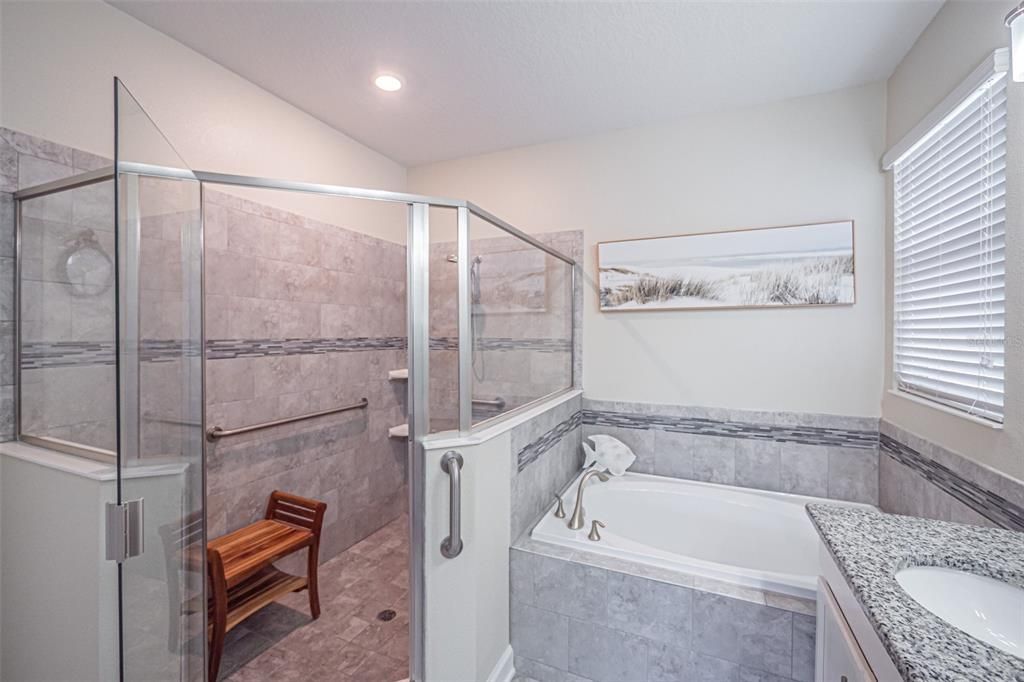 For Sale: $649,900 (4 beds, 2 baths, 2370 Square Feet)