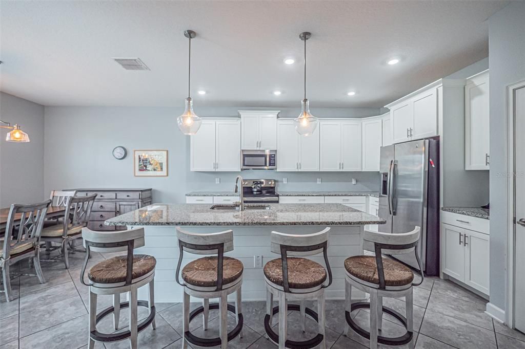 For Sale: $649,900 (4 beds, 2 baths, 2370 Square Feet)