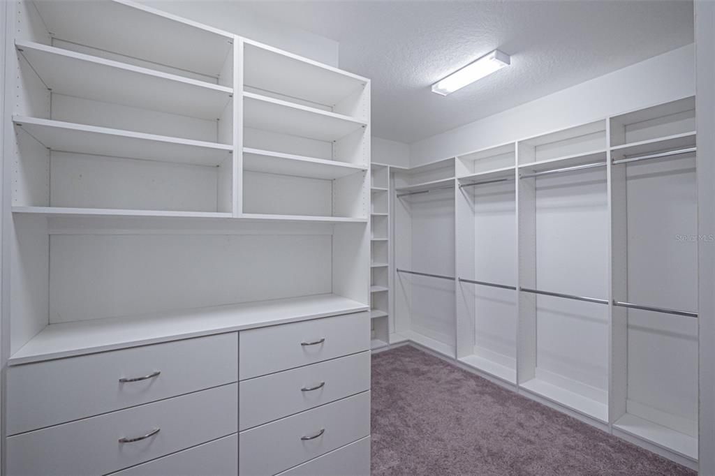 For Sale: $649,900 (4 beds, 2 baths, 2370 Square Feet)