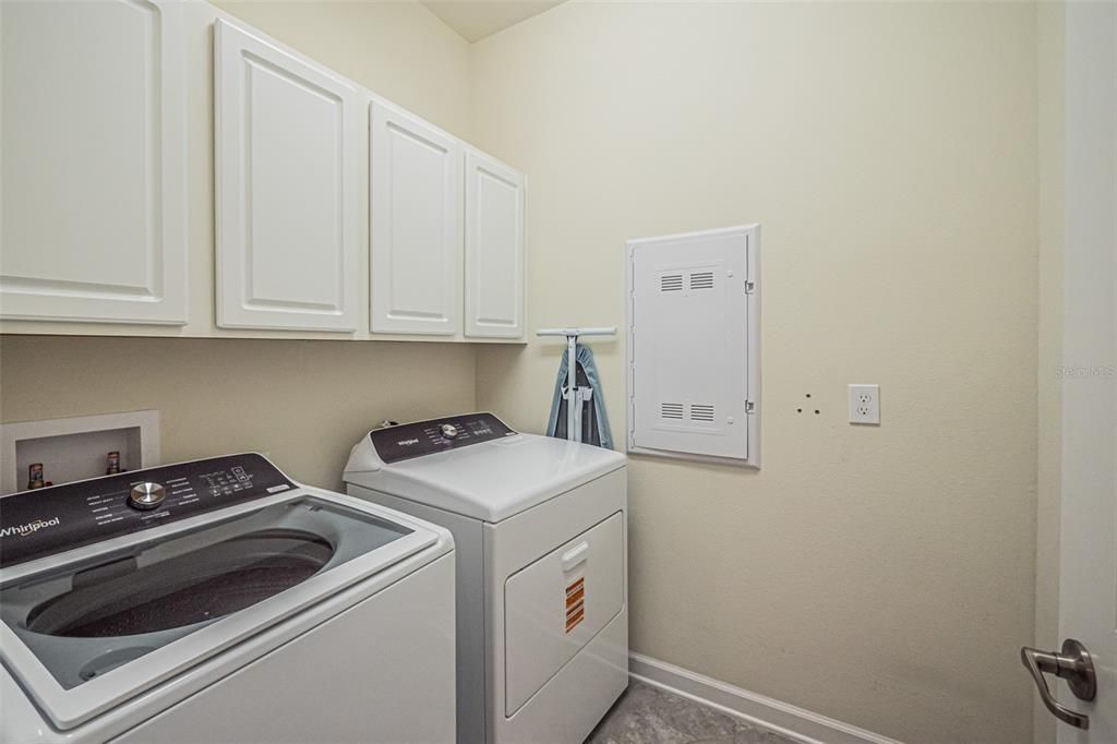 For Sale: $649,900 (4 beds, 2 baths, 2370 Square Feet)