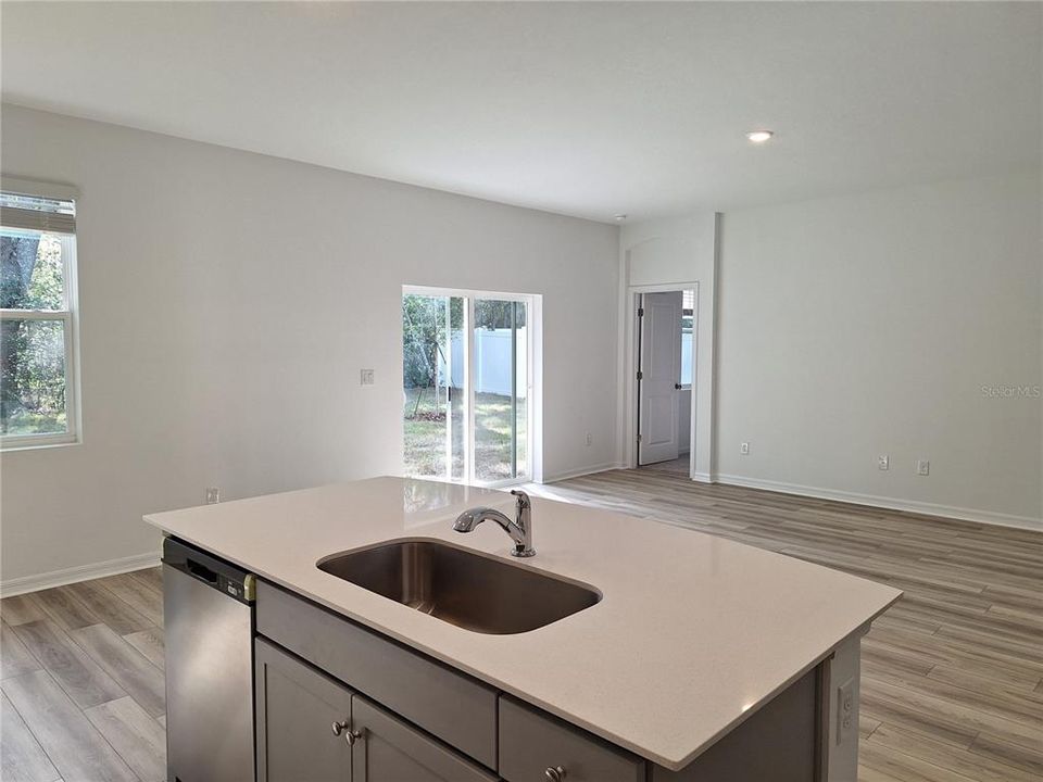 En Venta: $339,000 (3 camas, 2 baños, 1513 Pies cuadrados)