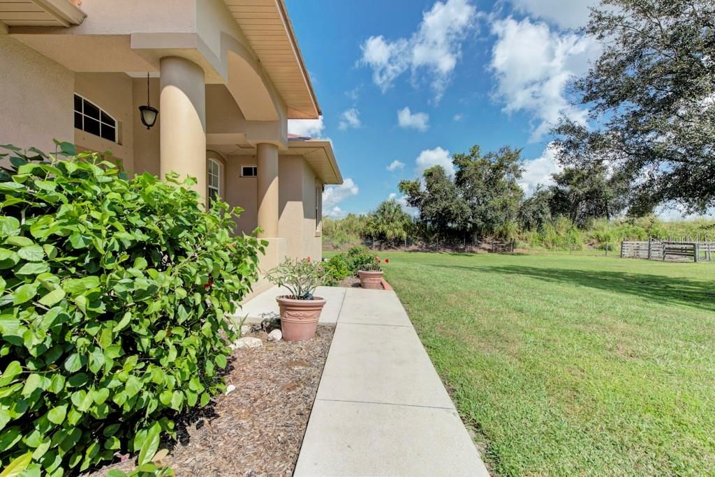 En Venta: $985,000 (3 camas, 2 baños, 2386 Pies cuadrados)