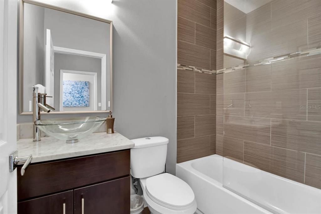 В аренду: $2,800 (2 спален, 2 ванн, 1417 Квадратных фут)