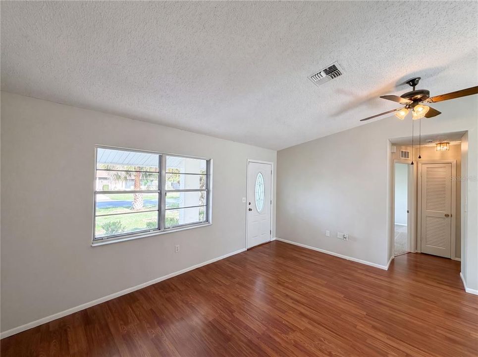 En Venta: $205,000 (2 camas, 1 baños, 848 Pies cuadrados)