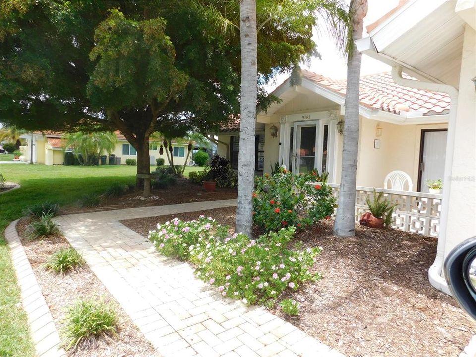 Active With Contract: $364,900 (3 beds, 2 baths, 1763 Square Feet)