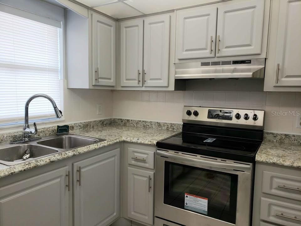 В аренду: $2,200 (2 спален, 2 ванн, 1115 Квадратных фут)