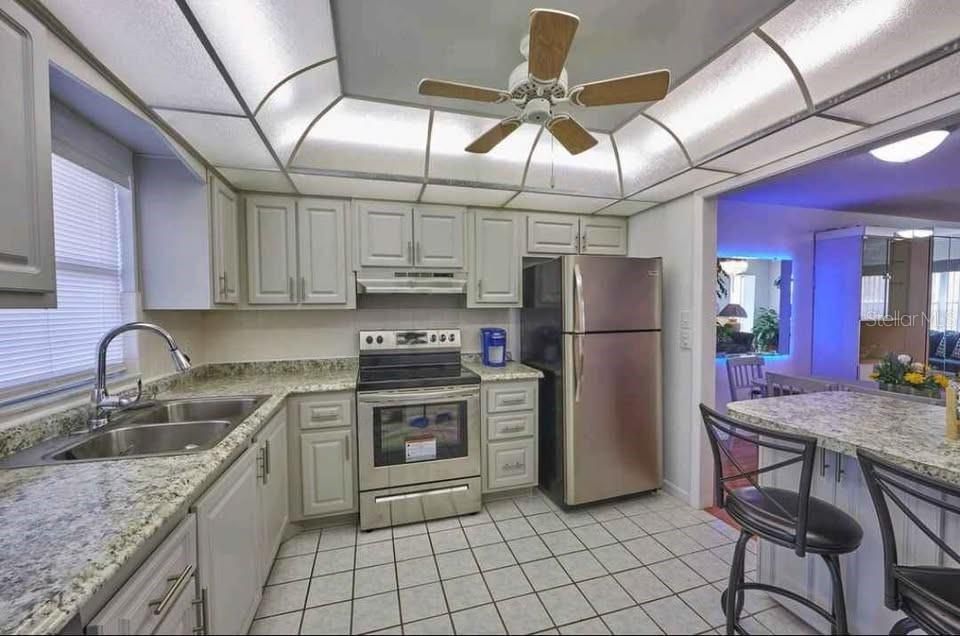 В аренду: $2,200 (2 спален, 2 ванн, 1115 Квадратных фут)