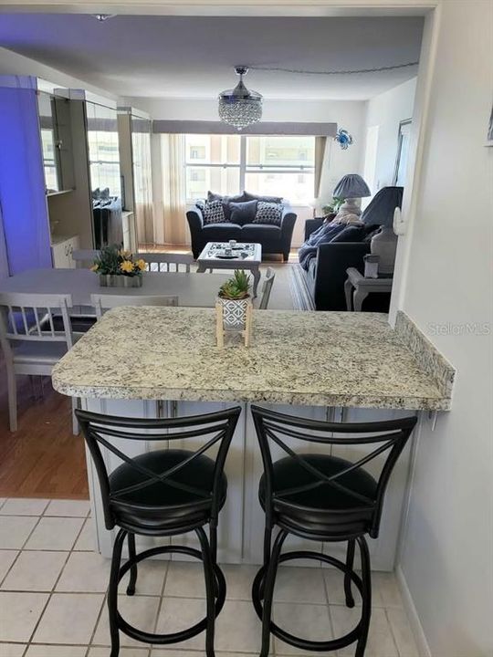 В аренду: $2,200 (2 спален, 2 ванн, 1115 Квадратных фут)