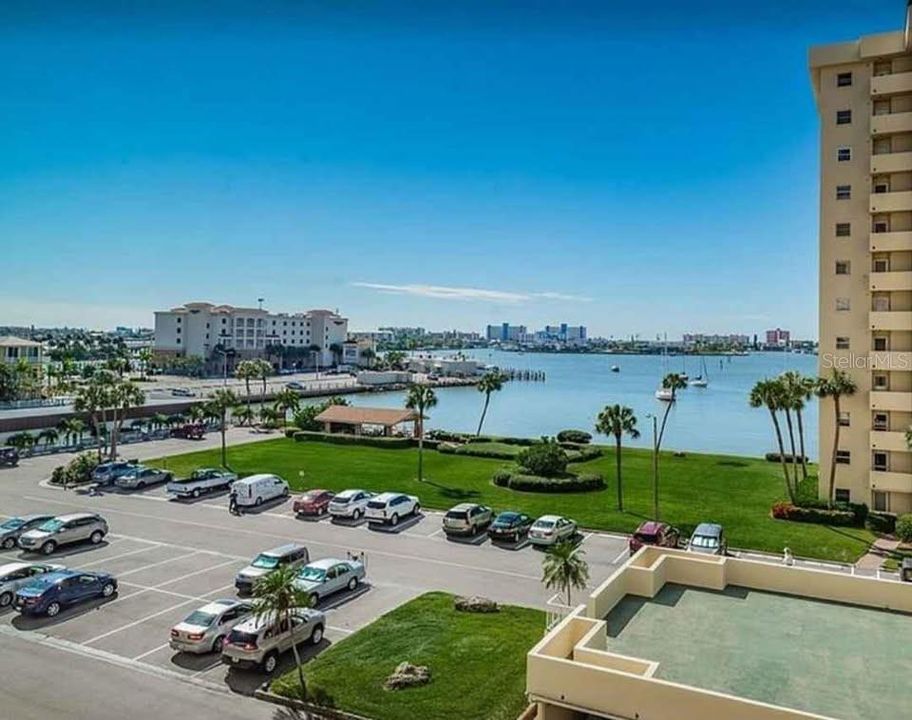В аренду: $2,200 (2 спален, 2 ванн, 1115 Квадратных фут)