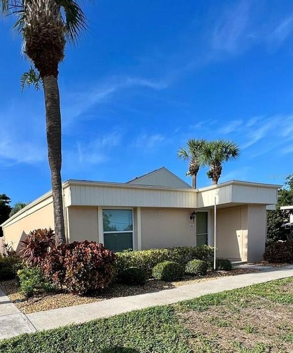For Rent: $3,000 (3 beds, 2 baths, 1224 Square Feet)