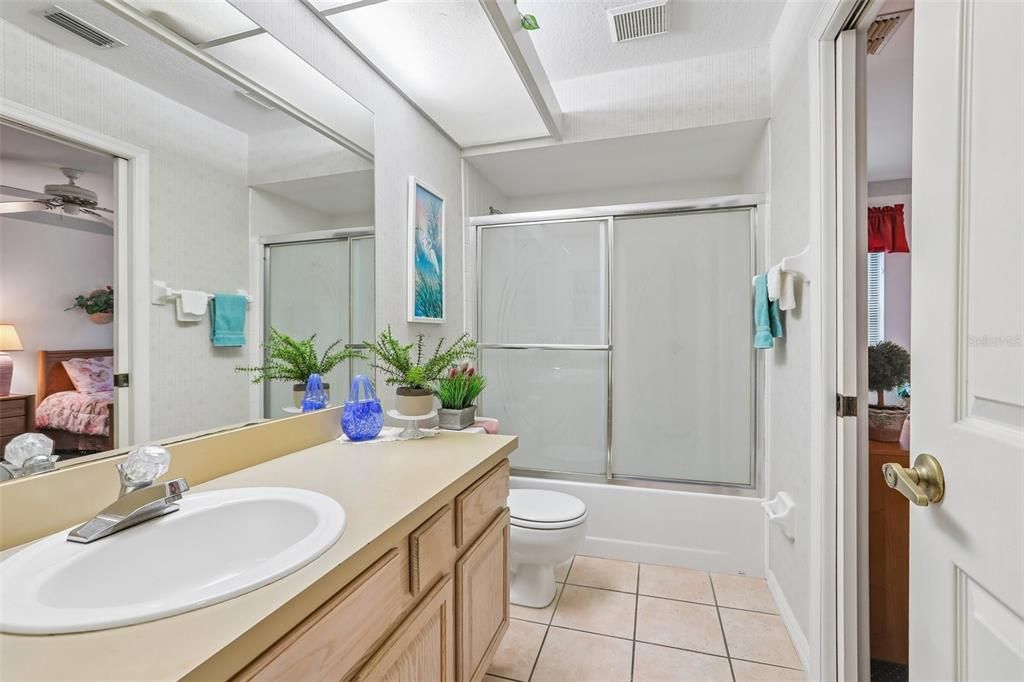 En Venta: $295,000 (3 camas, 2 baños, 1768 Pies cuadrados)