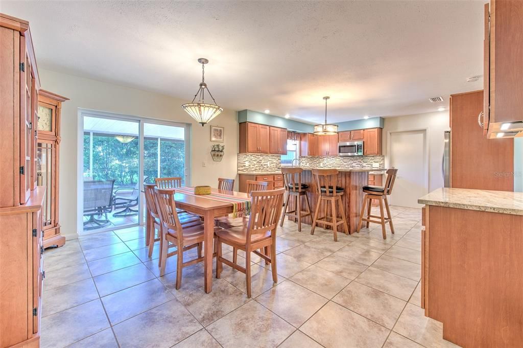 Activo con contrato: $387,000 (3 camas, 2 baños, 1488 Pies cuadrados)