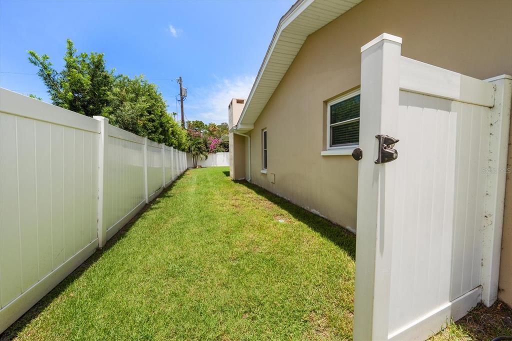 Activo con contrato: $1,125,000 (4 camas, 2 baños, 2320 Pies cuadrados)